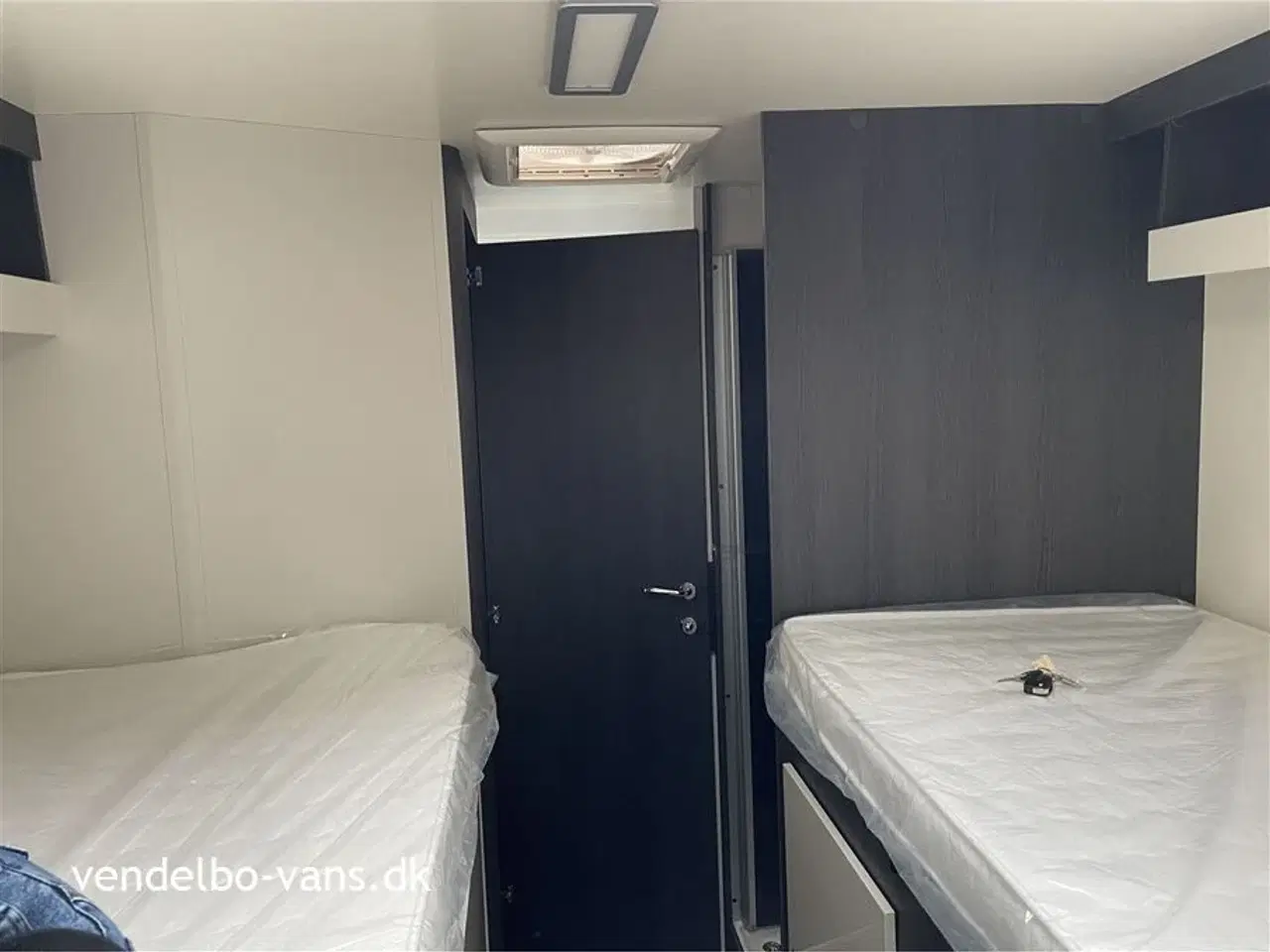 Billede 13 - 2026 - Rollerteam Kronos 287P Comfort Power Selekt Egoistcamper med enkeltsenge og Face2Face siddegruppe