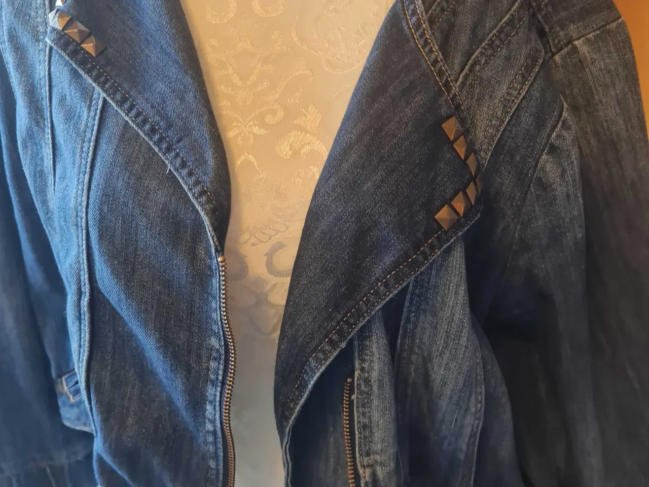 Billede 4 - Crizpy by Zhenzi str L 50-52 denim kort jakke