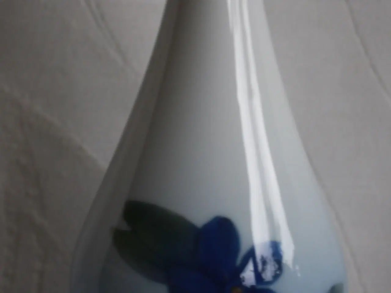 Billede 6 - Vase med blå blomst fra Bing og Grøndahl