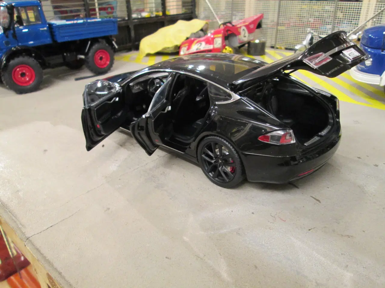Billede 7 - Modelbil,,, Tesla model S    1:18