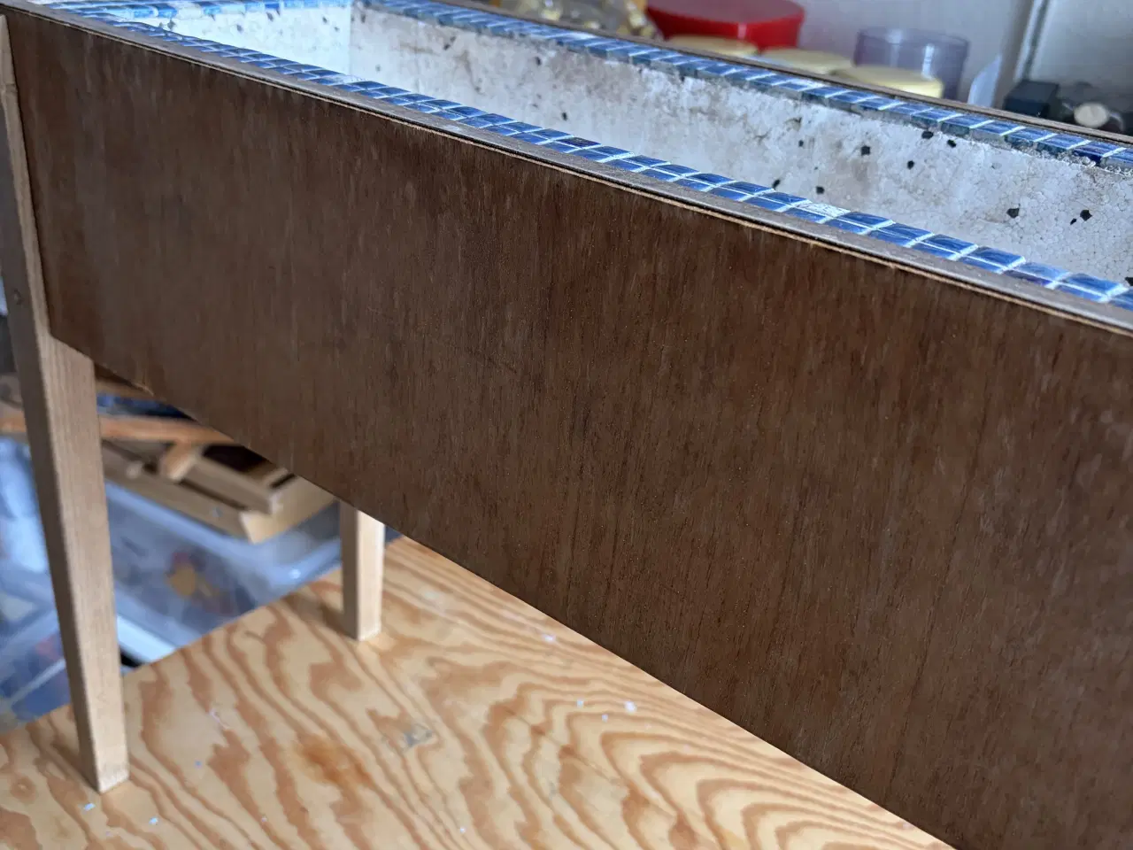 Billede 7 - Retro blomsterkasse med flamingo – unik og dekorat