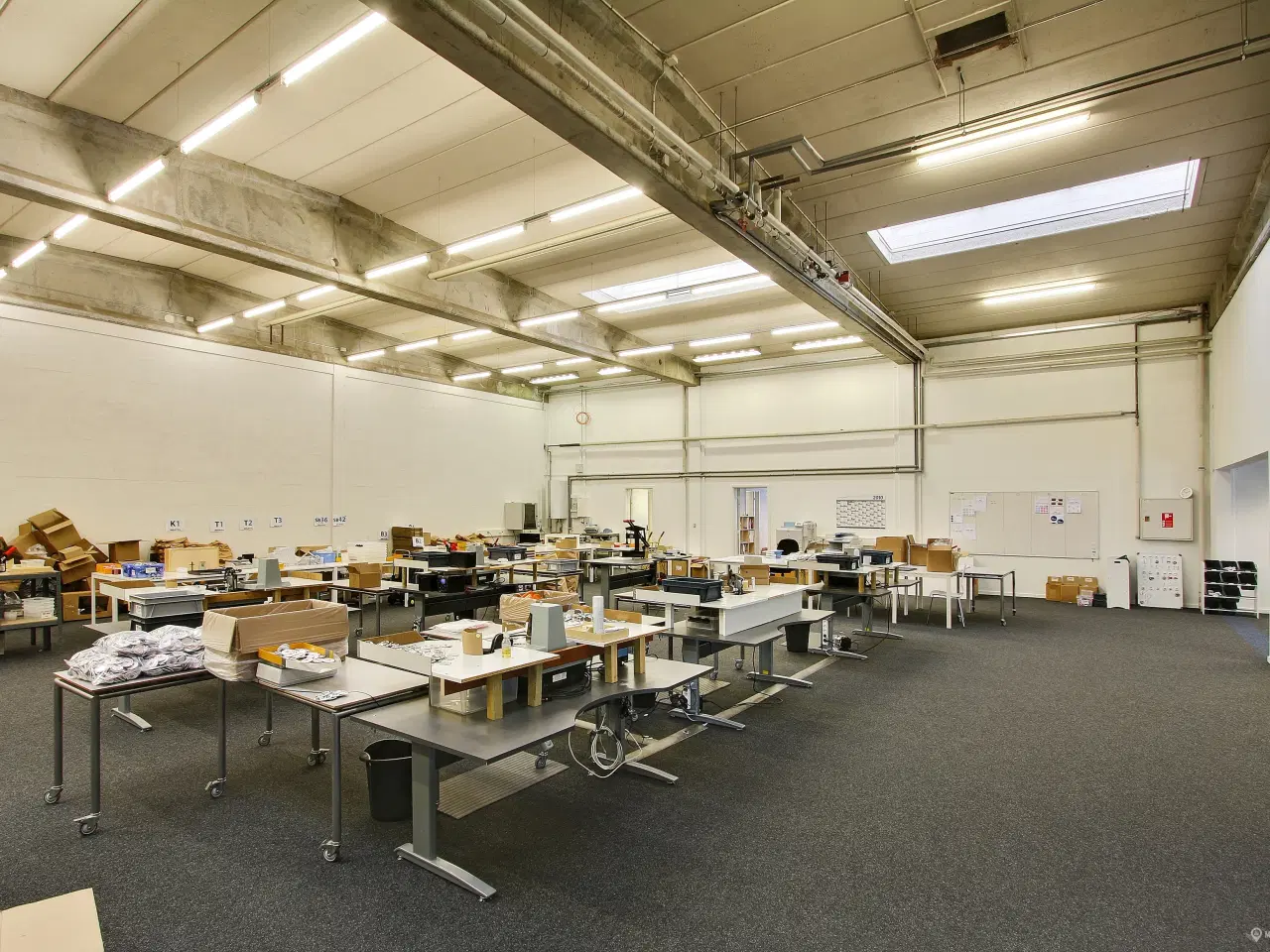 Billede 4 - Flot højloftet hal og smagfulde kontorer i Håndværkerkvt.