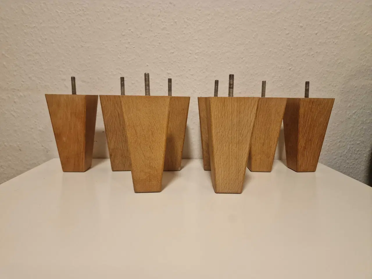 Billede 1 - 8 stk massive egetræs møbelben 15 cm 