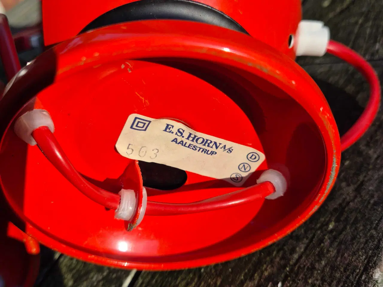 Billede 12 - Velholdte rødorange magnetlamper 