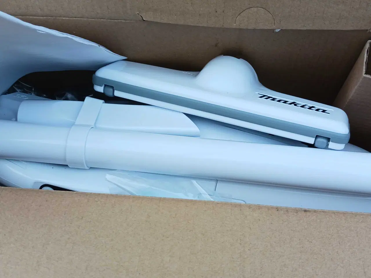 Billede 2 - Makita akku støvsuger 