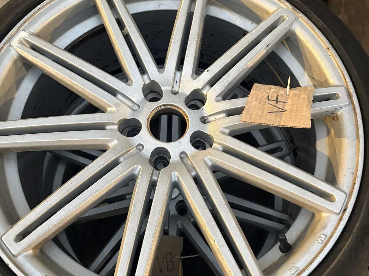 Billede 1 - Ældre 20” alu fælge med tmps ventiler 