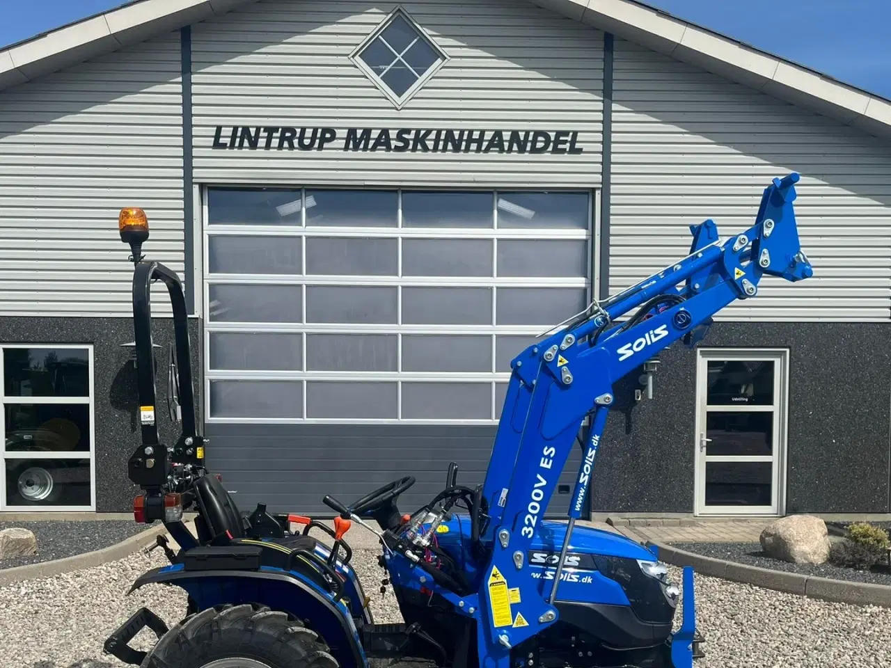 Billede 12 - Solis S26 6+2 gearmaskine med Fuldhydraulisk frontlæsser