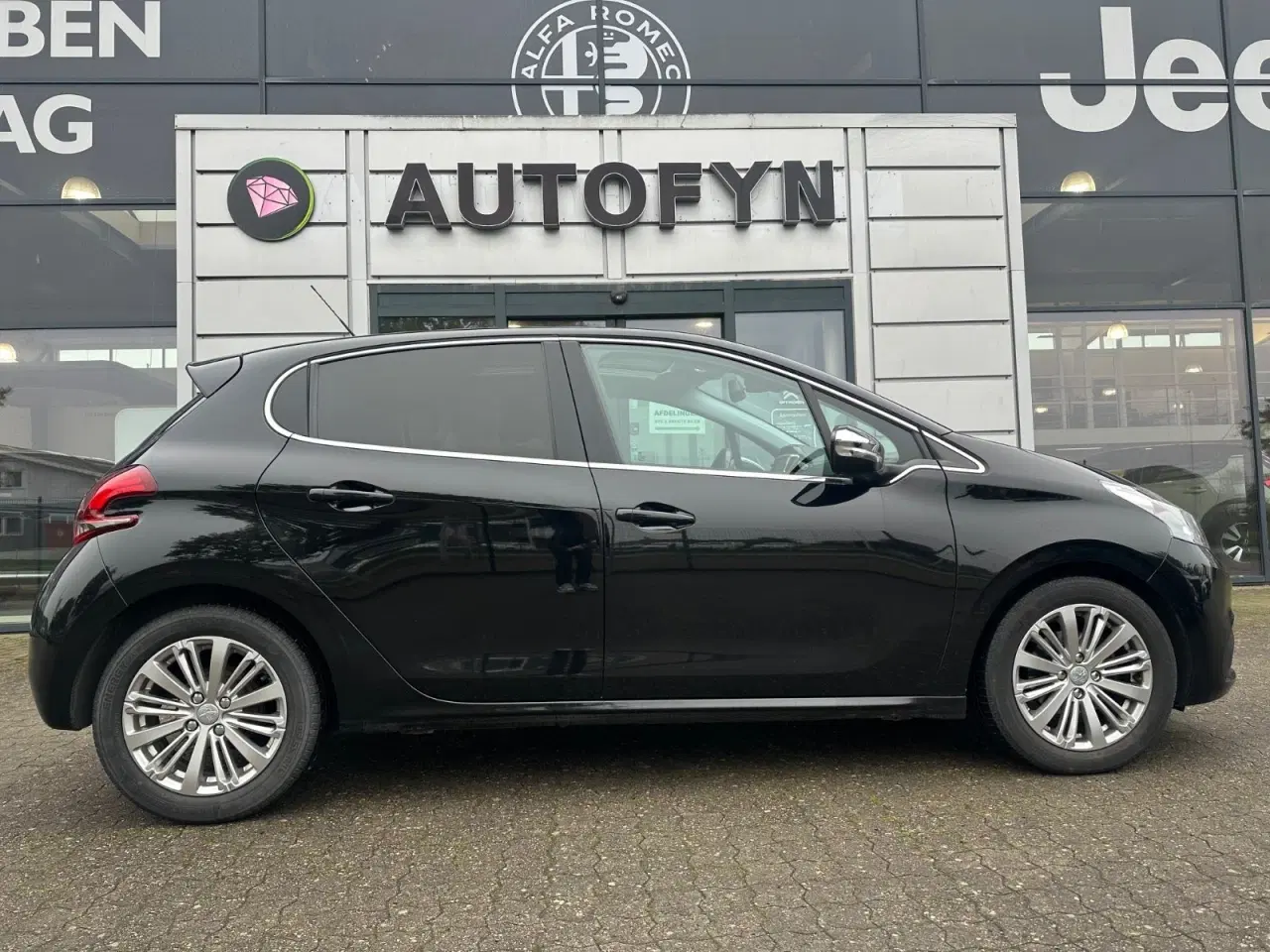 Billede 1 - Peugeot 208 1,2 PureTech 82 Allure Sky