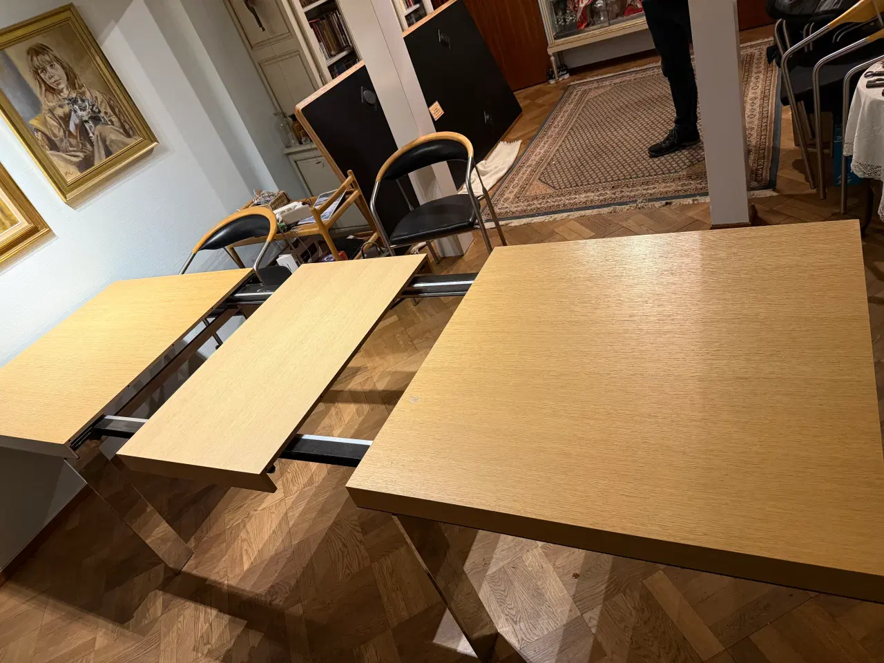 Billede 7 - Virkelig fedt solidt bord med udtræk Gives væk