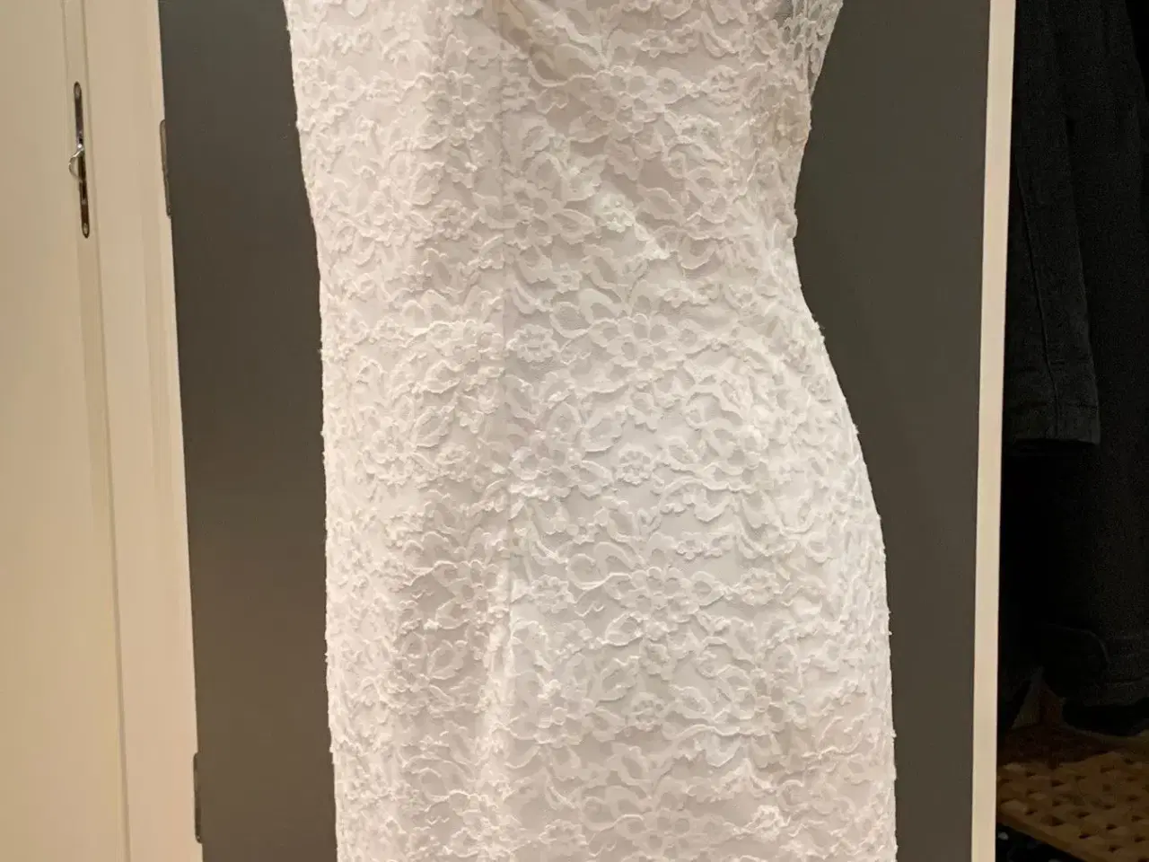 Billede 1 - Konfirmations kjole + jakke
