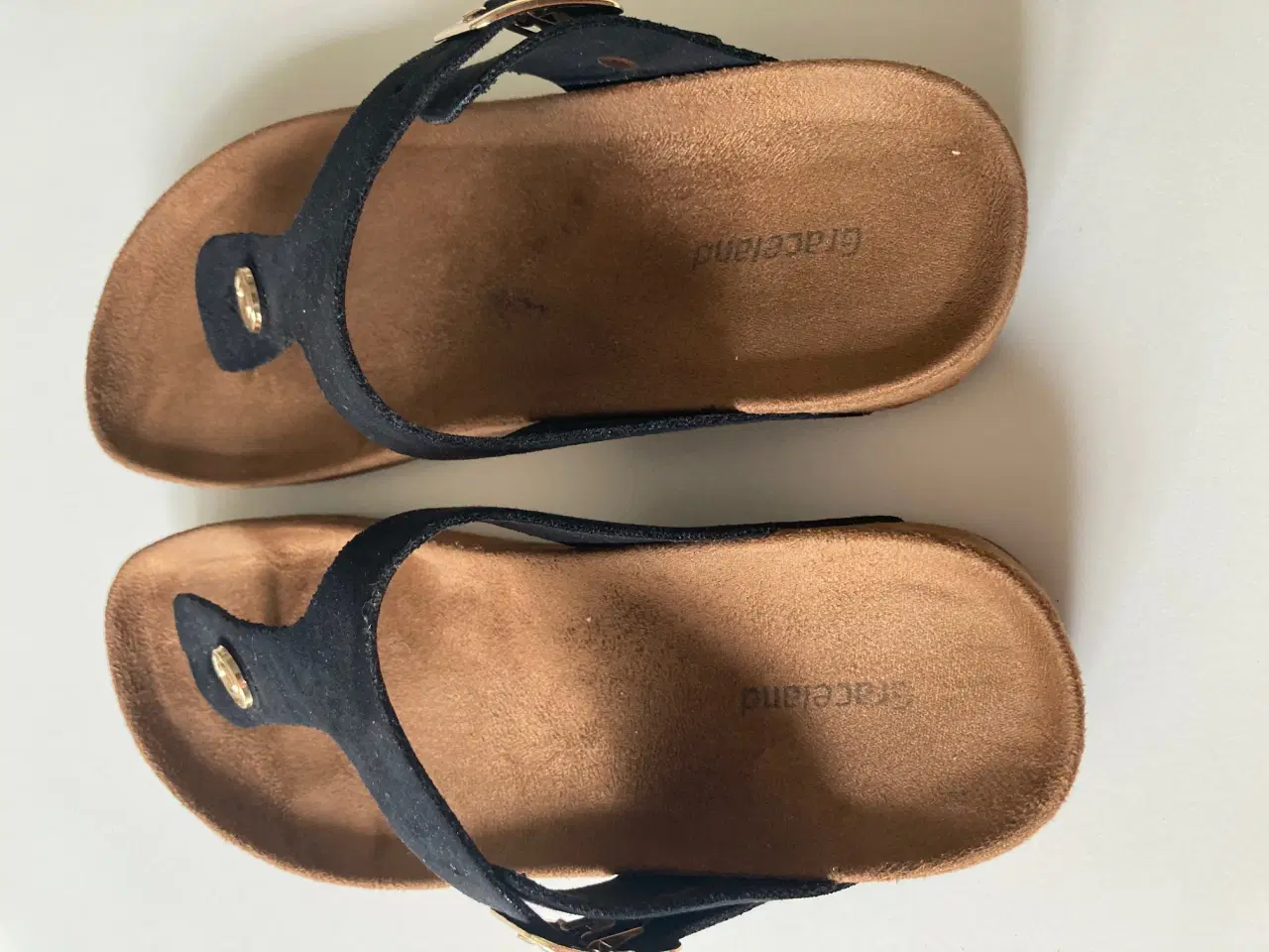 Billede 2 - Behagelig sandal i nubuck læder