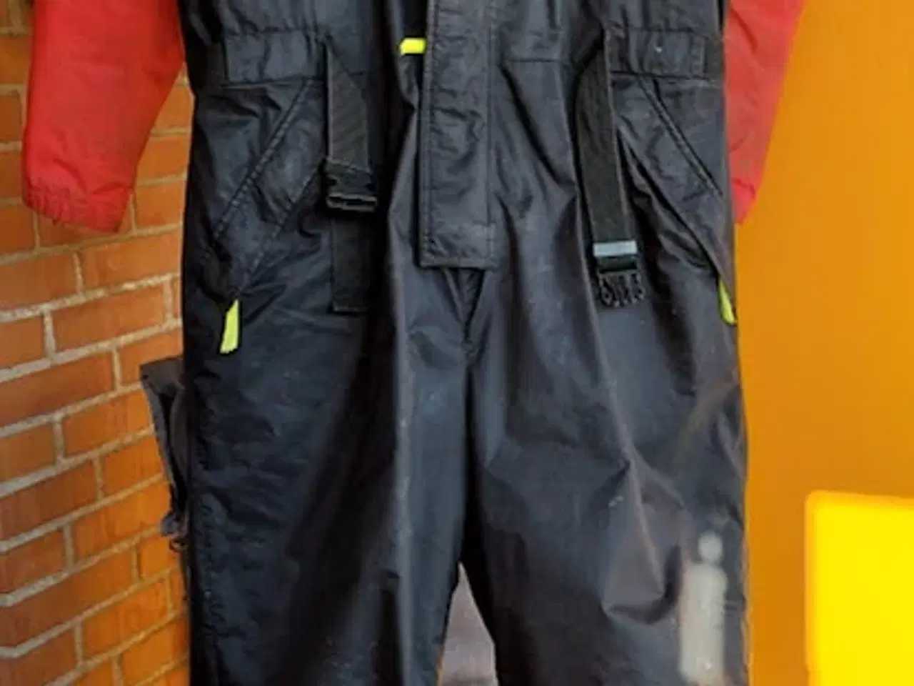 Billede 1 - Flydedragt 70-95 Kg