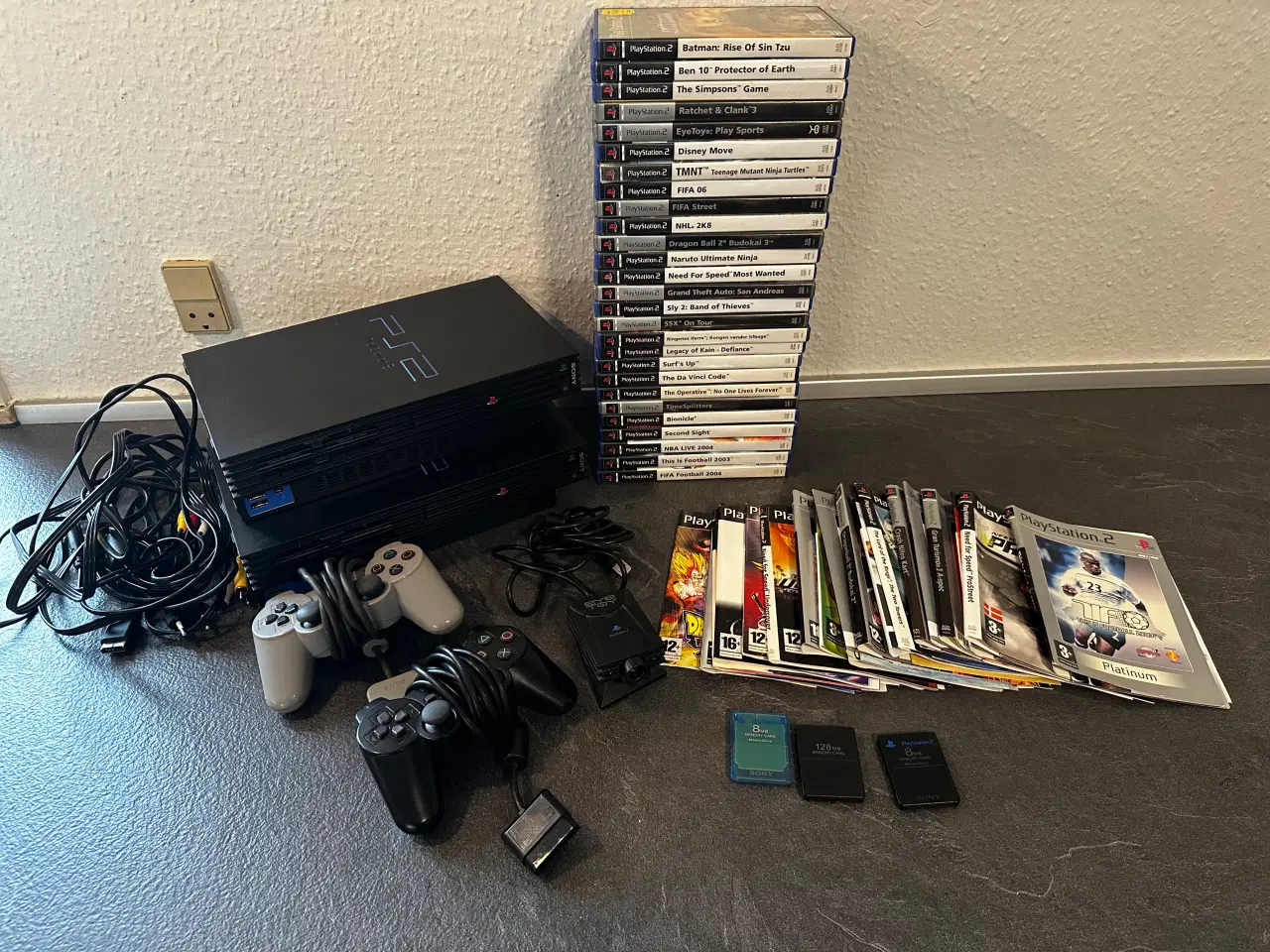 Billede 1 - Playstation 2 pakke med 2 maskiner og 27 spil