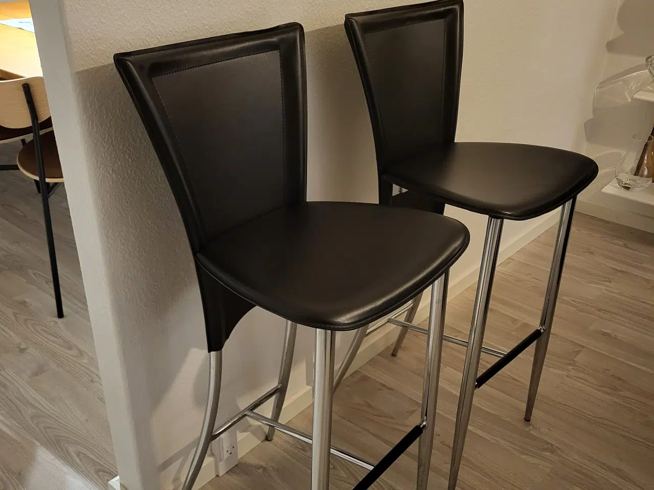 Billede 2 - Barstole, sorte 2 stk
