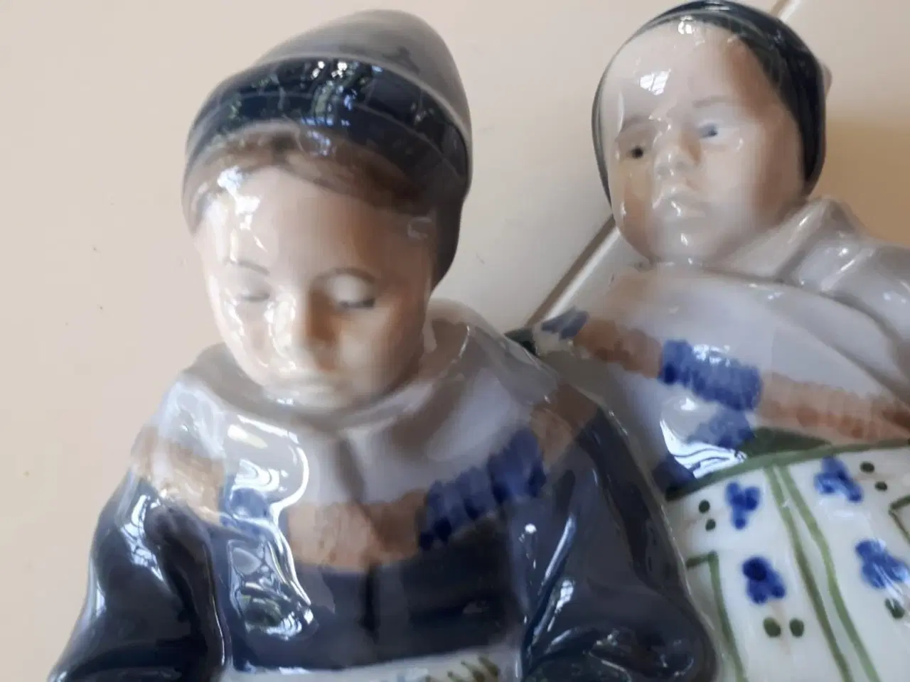 Billede 3 - Royal Copenhagen, Amagerpiger 1. Sort. fejlfri