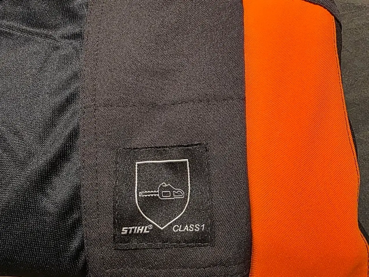 Billede 4 - Sikkerhedsbukser (STIHL) til motorsav