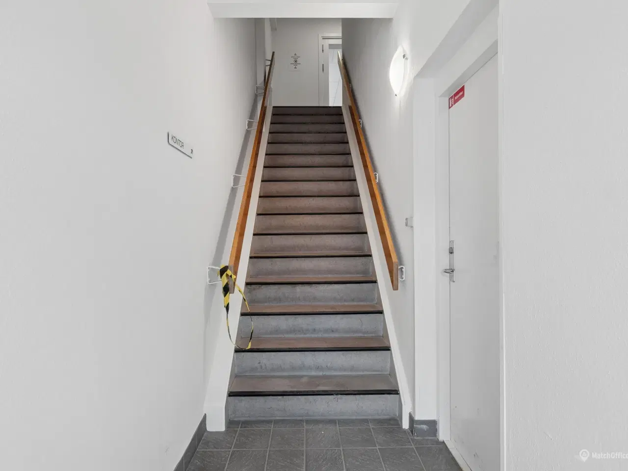 Billede 10 - Kontor med mulighed for leje af lager og befæstede arealer