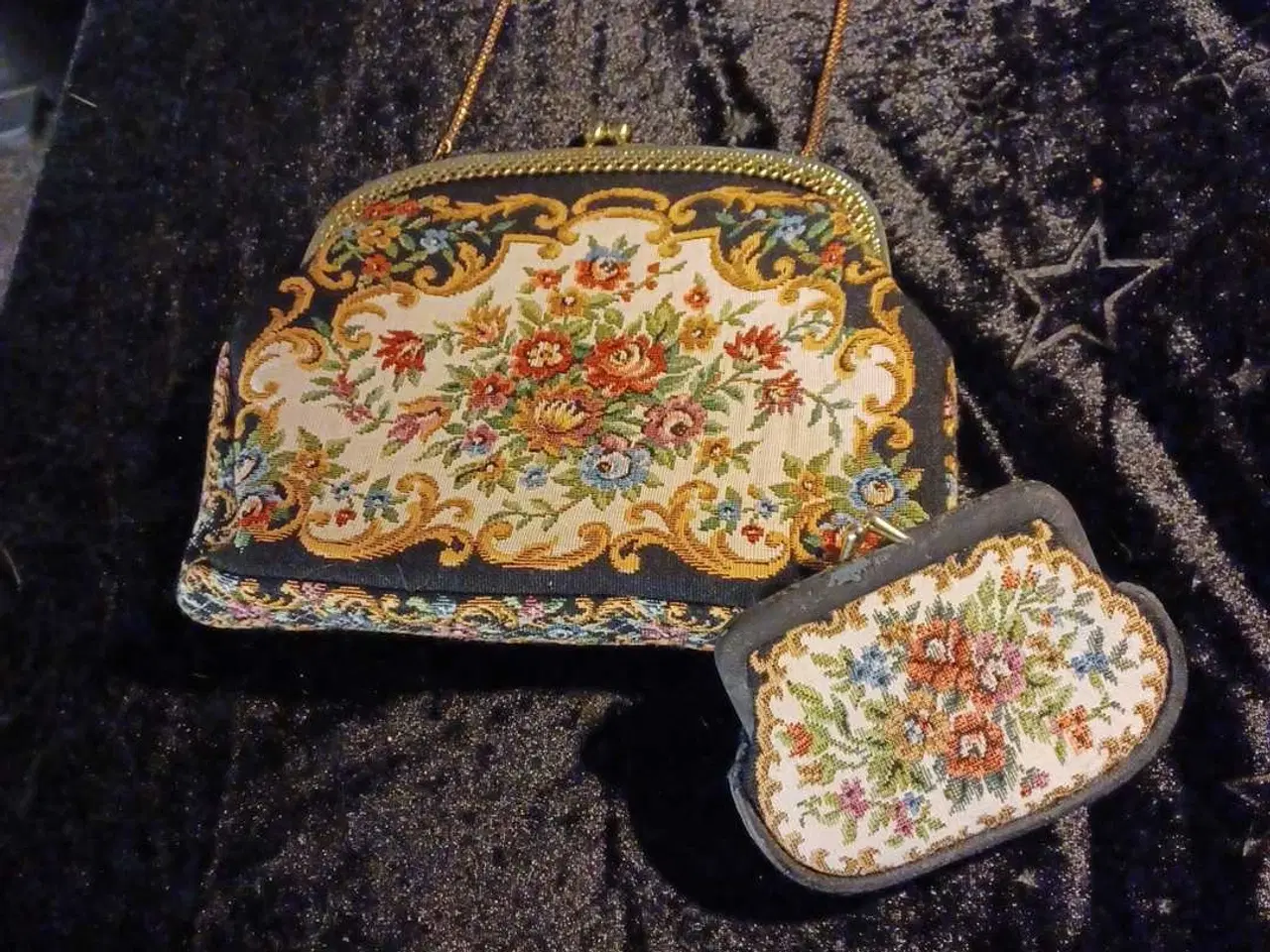 Billede 1 - VINTAGE GOBELIN broderet taske og pung.