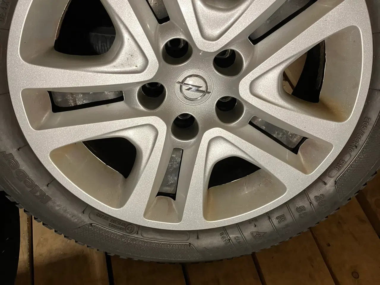 Billede 2 - Astra vinterdæk/-fælge