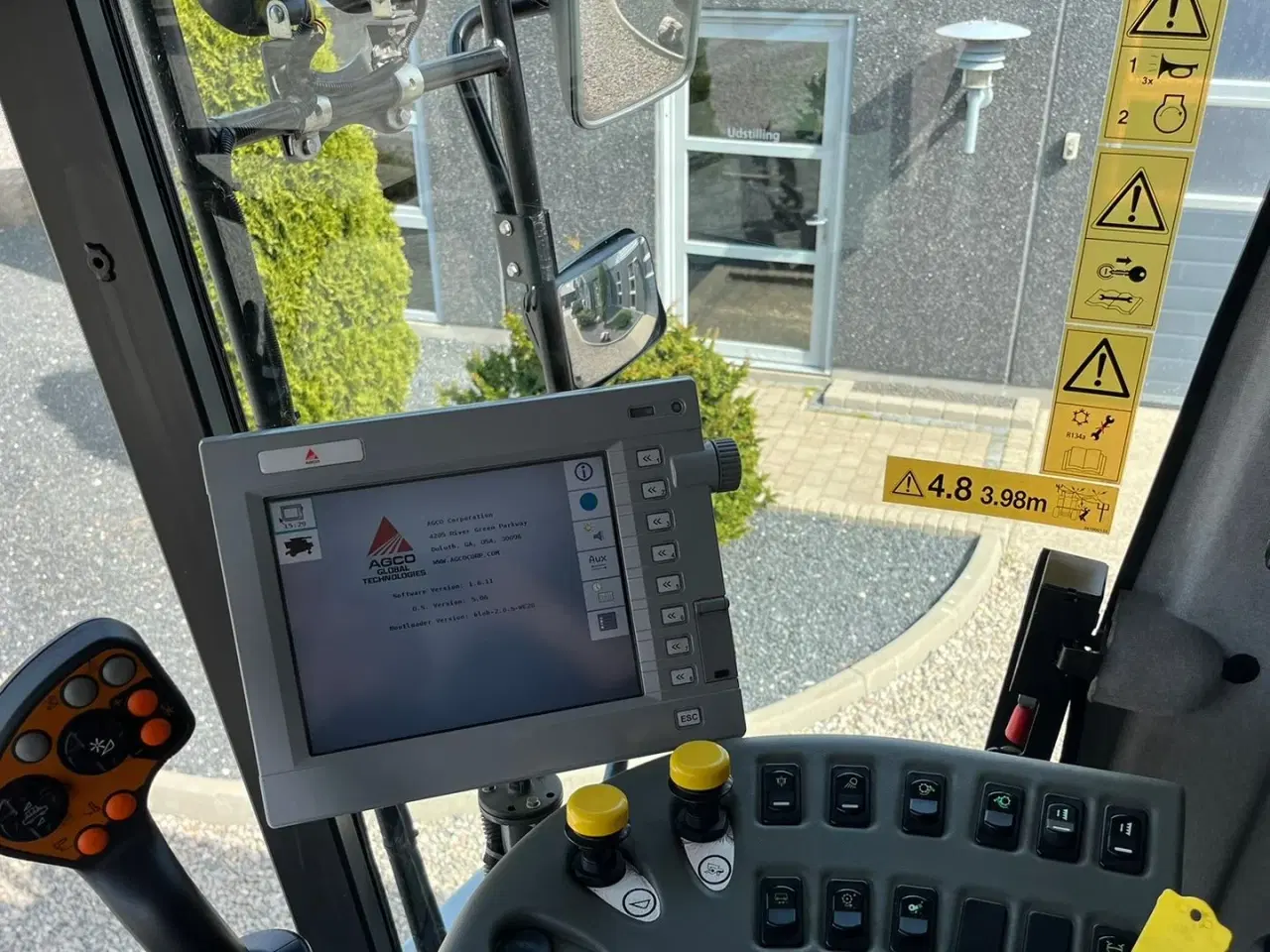 Billede 6 - Massey Ferguson 7370 BETA. Gårdmaskine med kun 1080 motortimer. Med 22fod powerflov skærebord