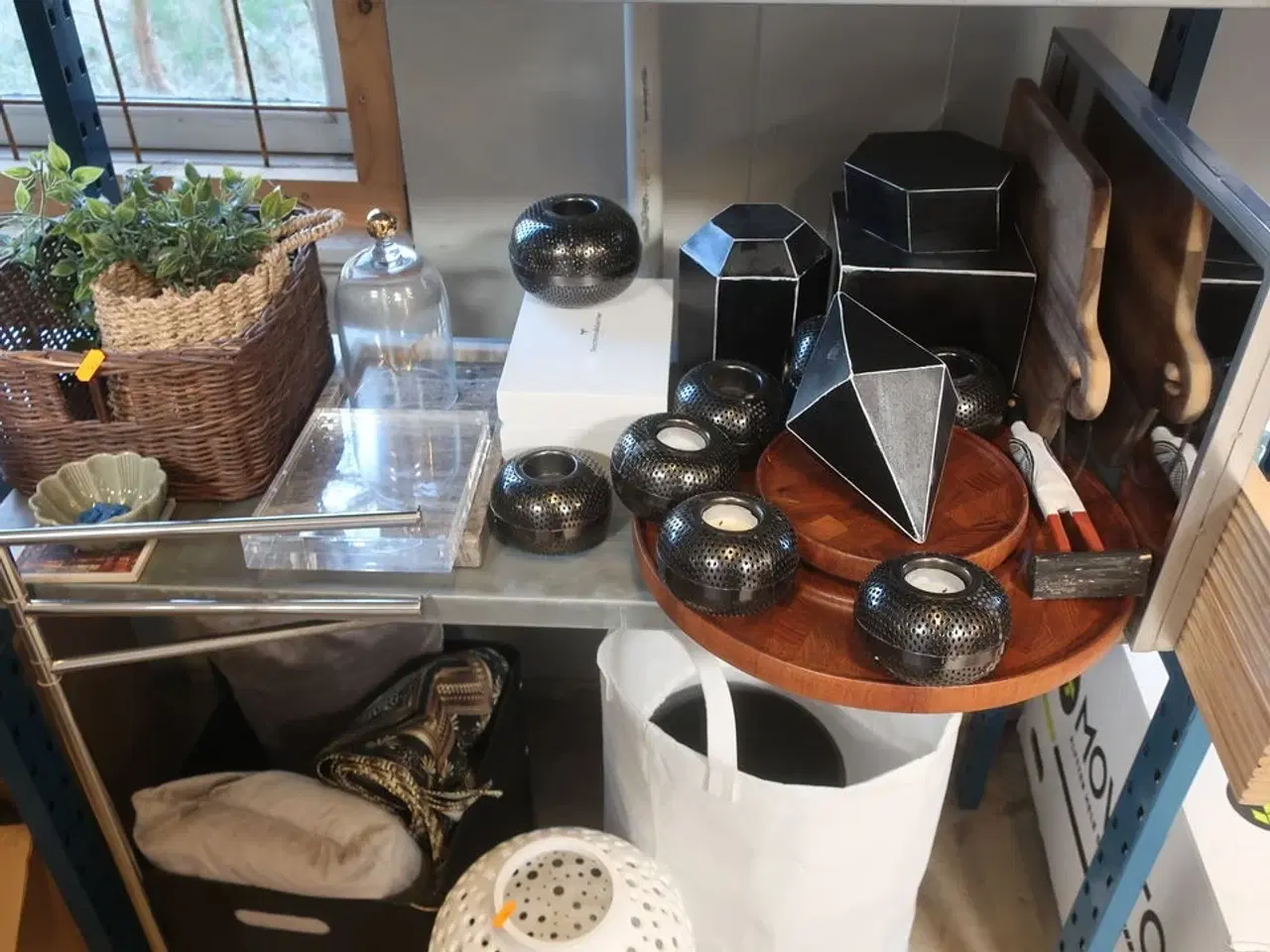 Billede 4 - Stort Blandet Lot med  Krukker, Kunstig Planter,  Lysestager, Bøger