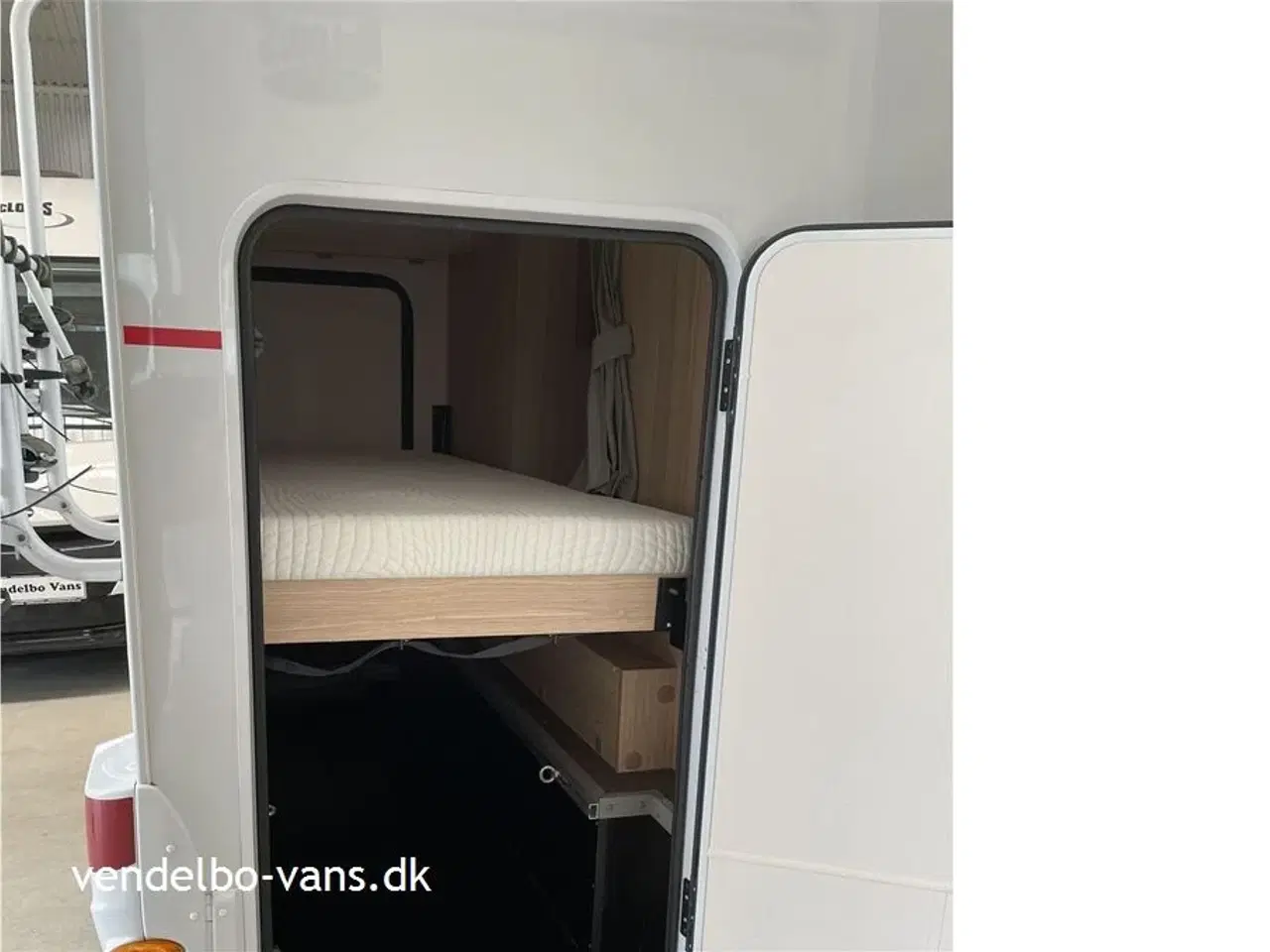Billede 9 - 2019 - SunLight A 68   EN EJERS - Praktisk familecamper med køjer, 6 sele -og sovepladser - variabel garage