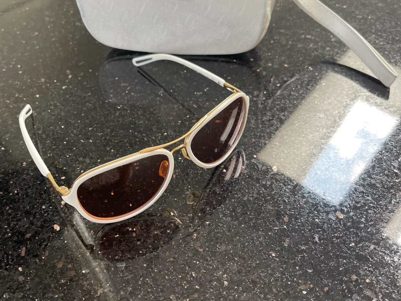 Billede 1 - Oakley dame solbrille