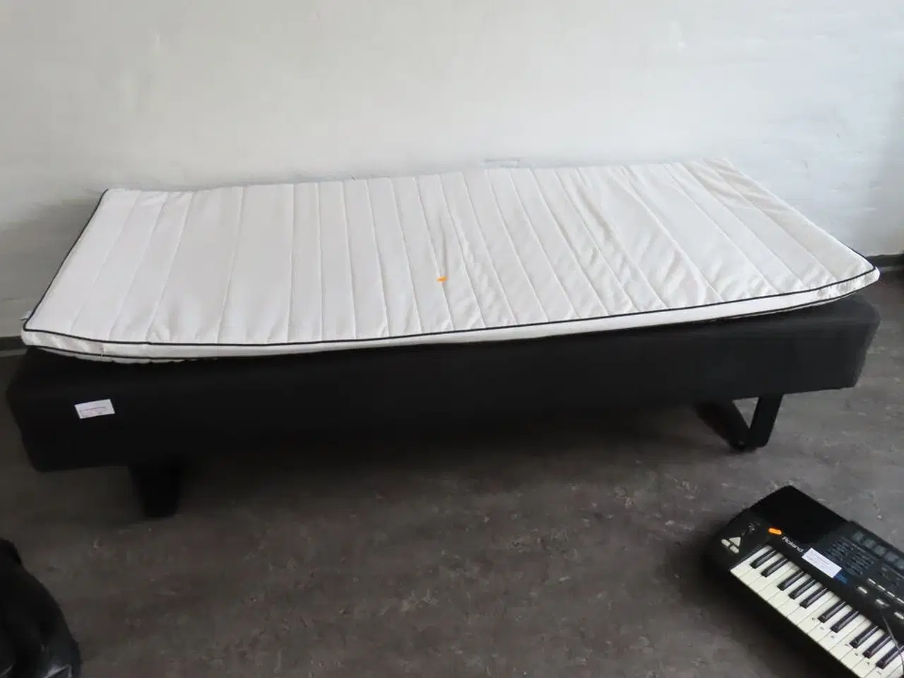 Billede 1 - Seng 90x180 cm inkl. topmadras