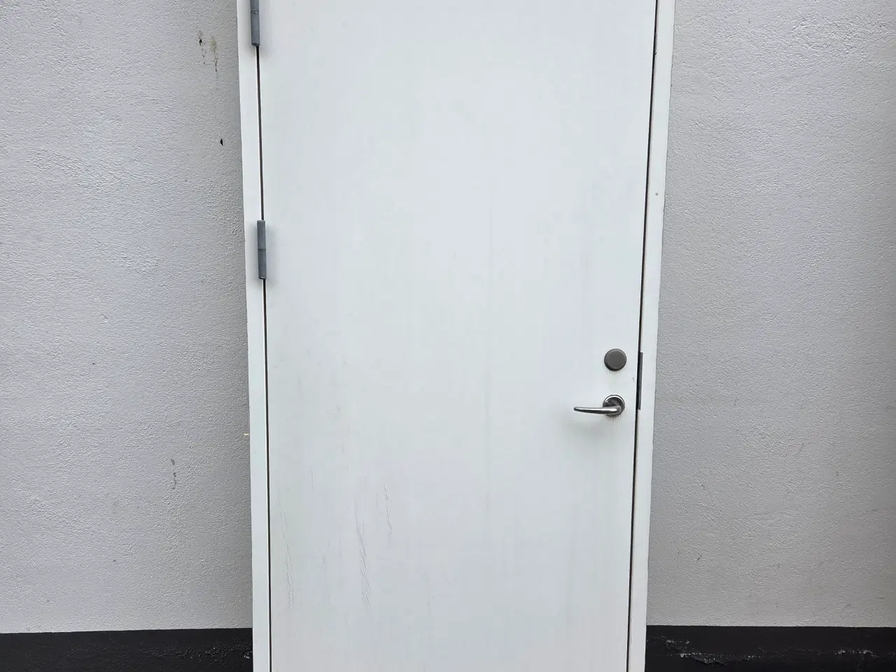 Billede 3 - Yderdør hvidmalet fyrretræ