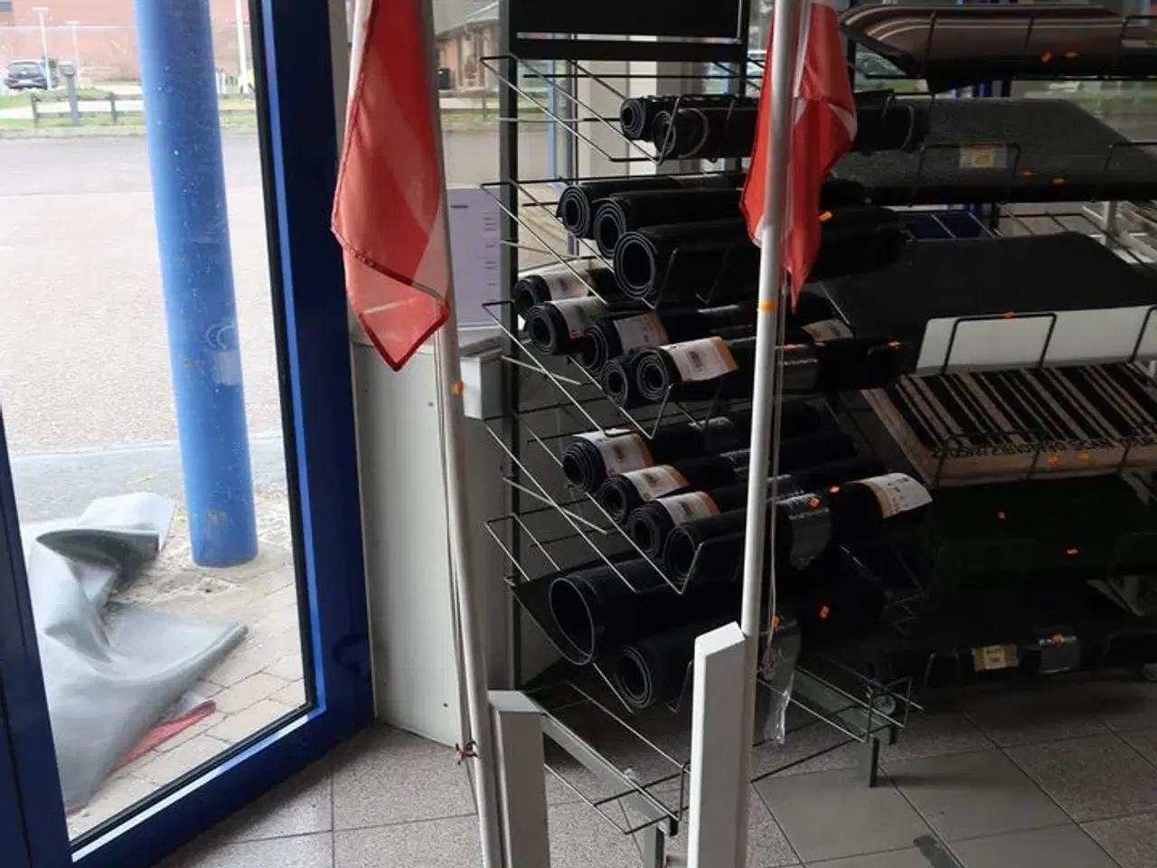 Billede 2 - 2 stk. flag