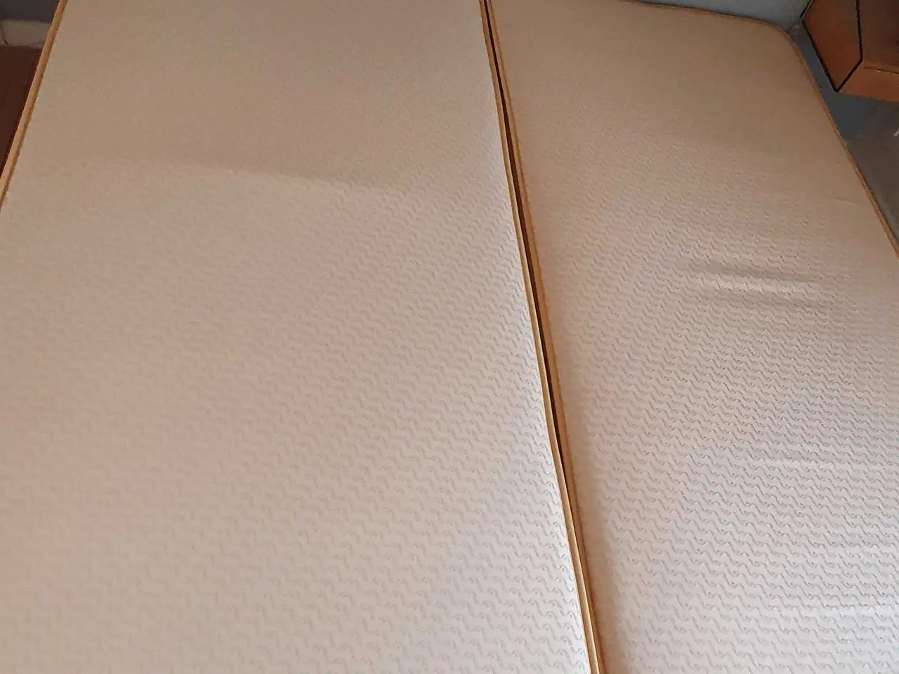 Billede 2 - 2 Boksmadrasser med ben