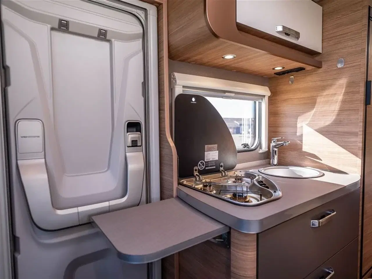 Billede 14 - 2021 - Weinsberg CaraCompact 600 MF "Pepper Edition"   Kompakt autocamper med Automatgear