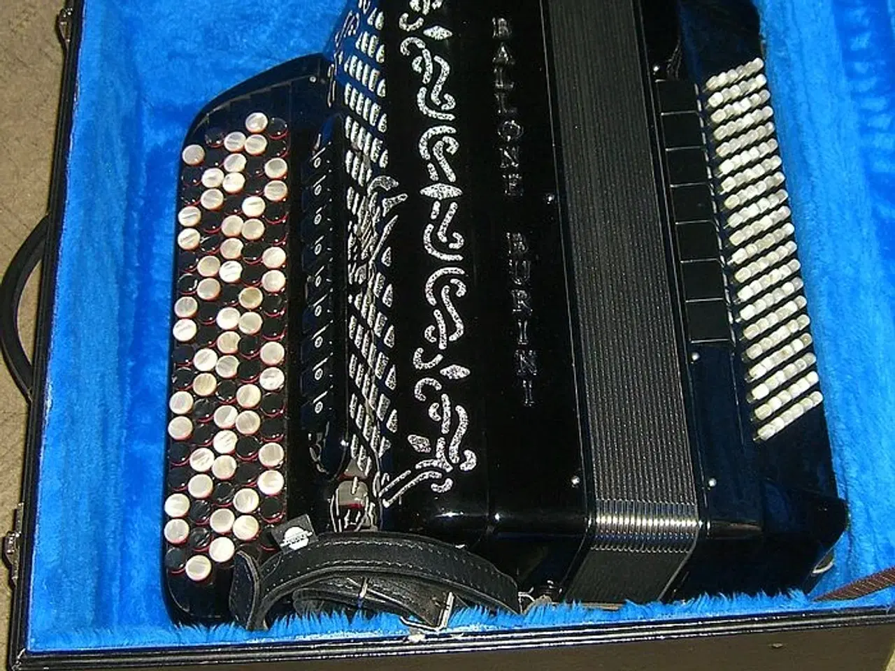 Billede 7 - Ballone burini knapharmonika