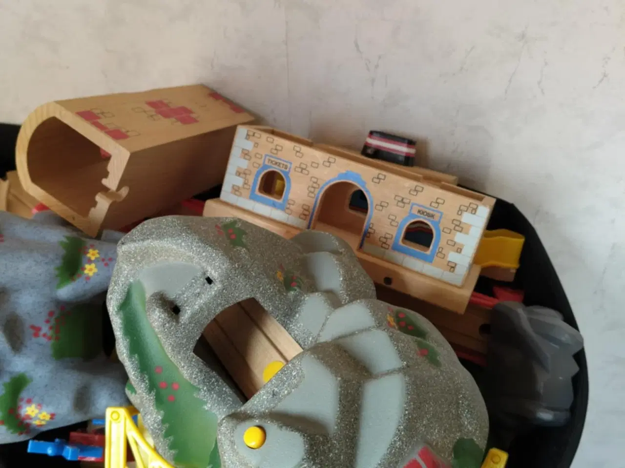 Billede 2 - BRIO togbane.