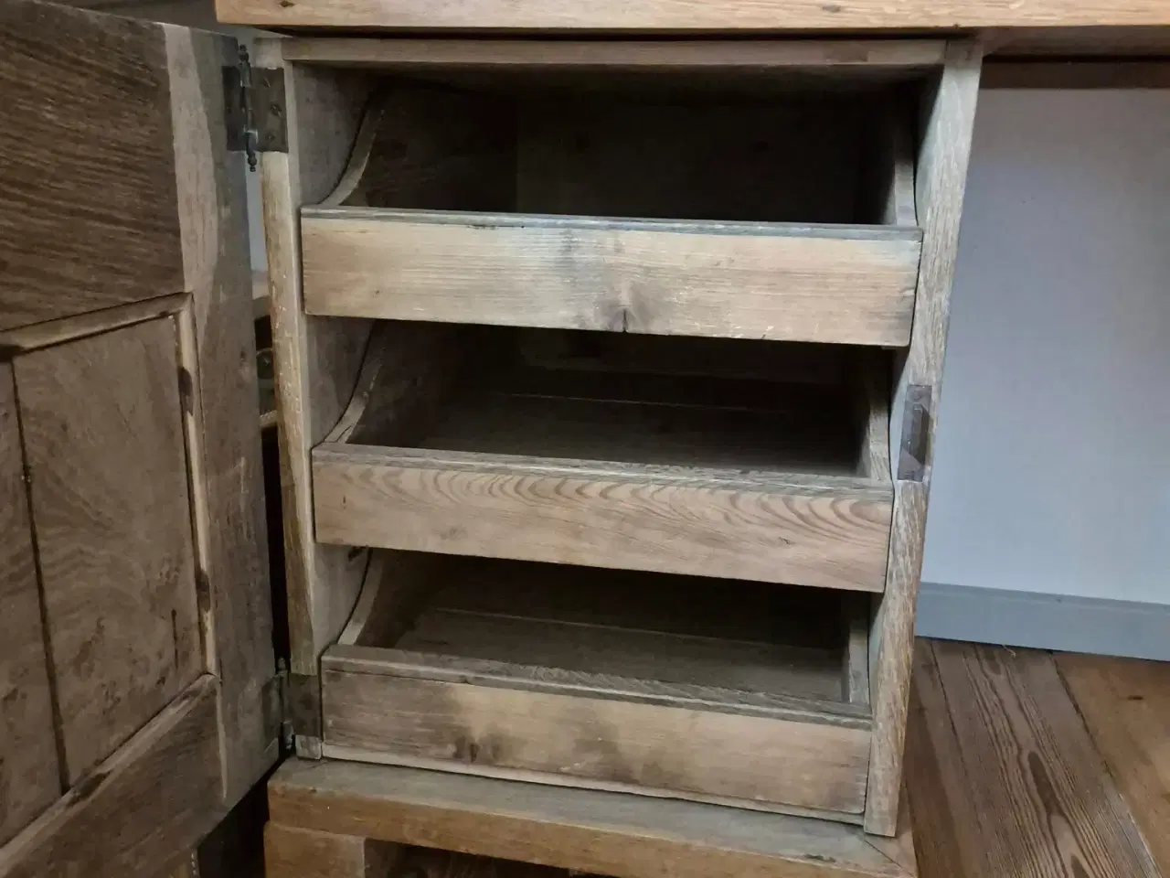Billede 2 - Gammelt skrivebord
