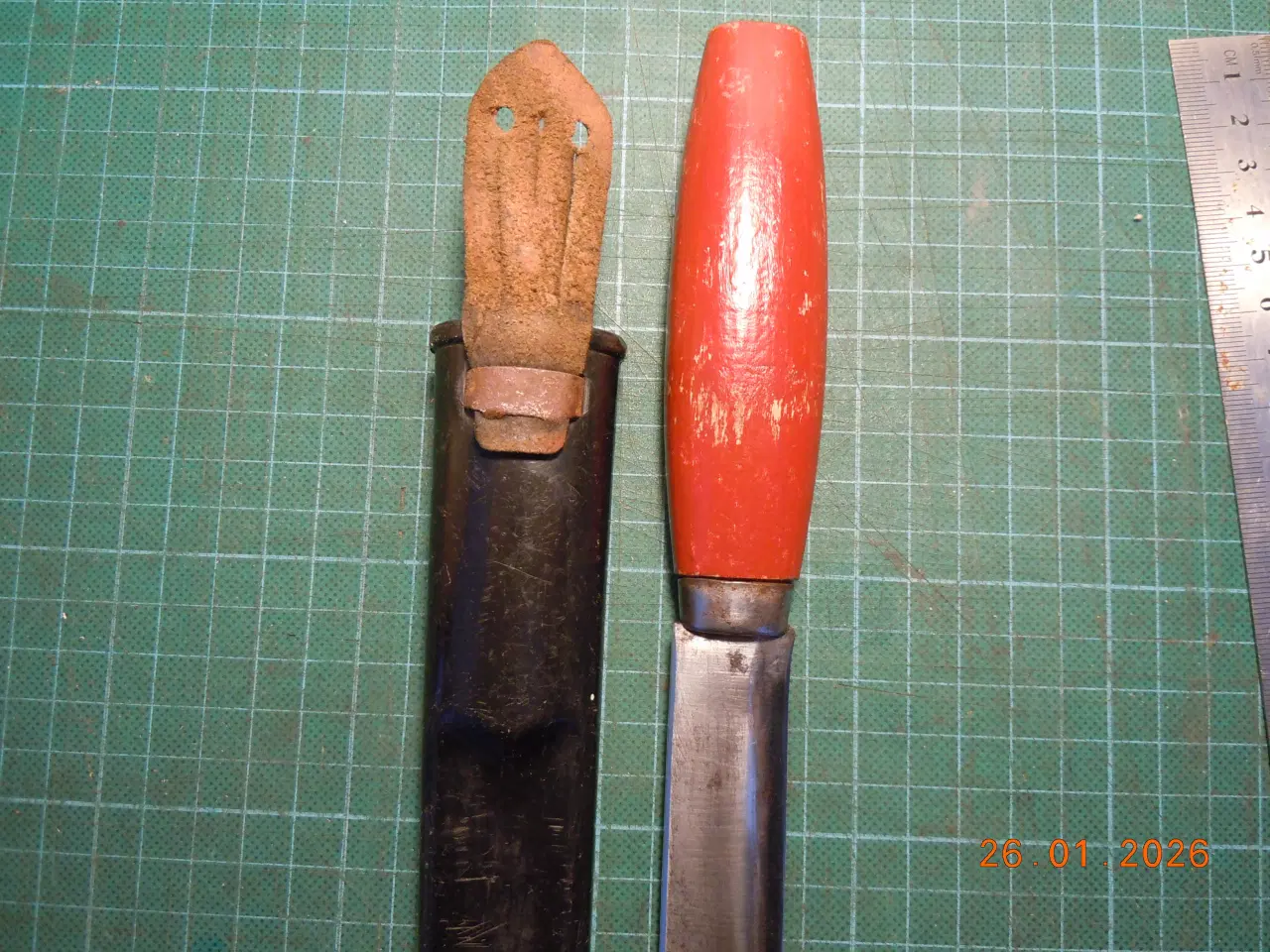 Billede 2 - Lang Frost Mora kniv i skede.