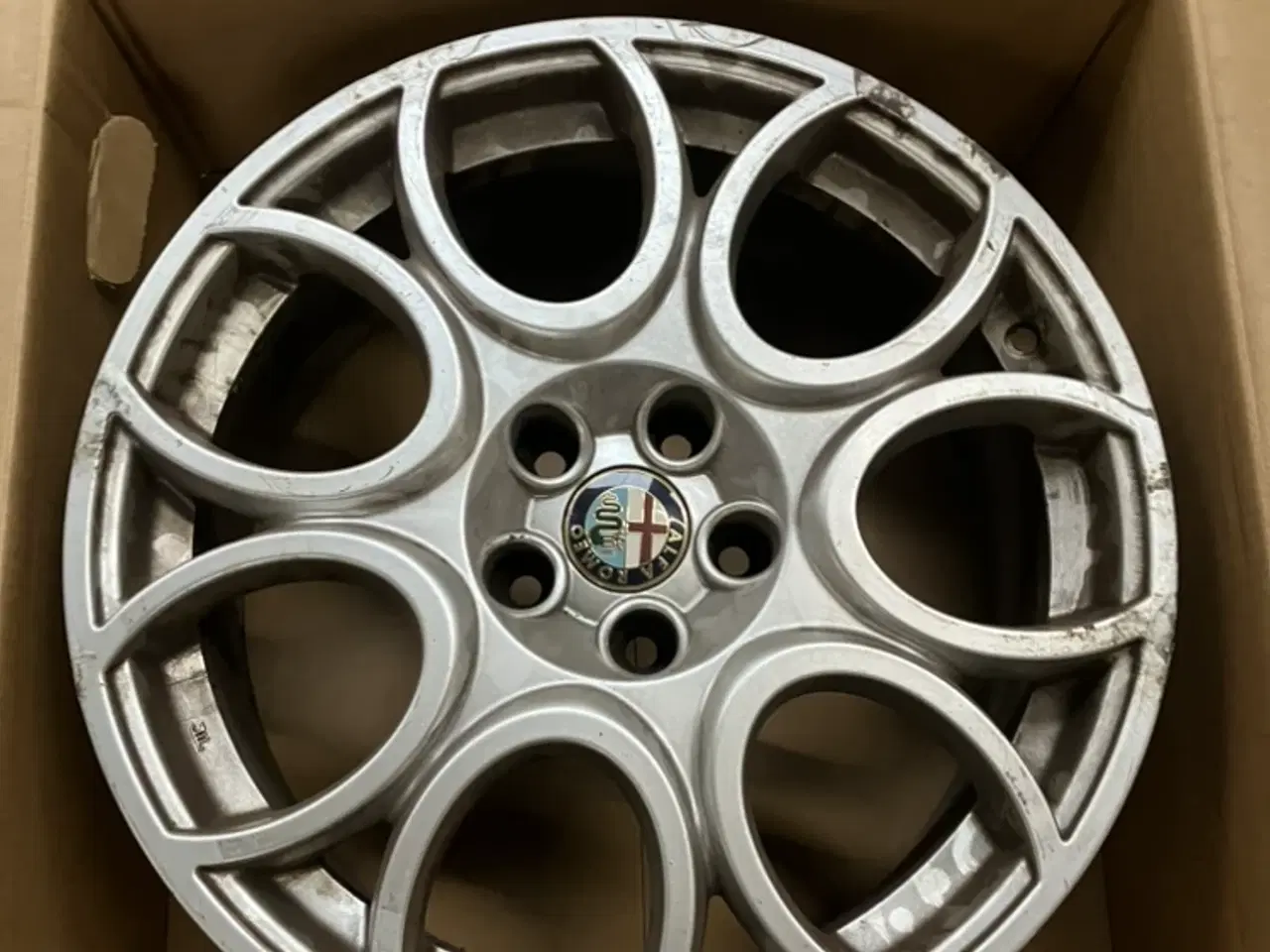 Billede 7 - Alfa Gasisimo Alufælge 18" sæt