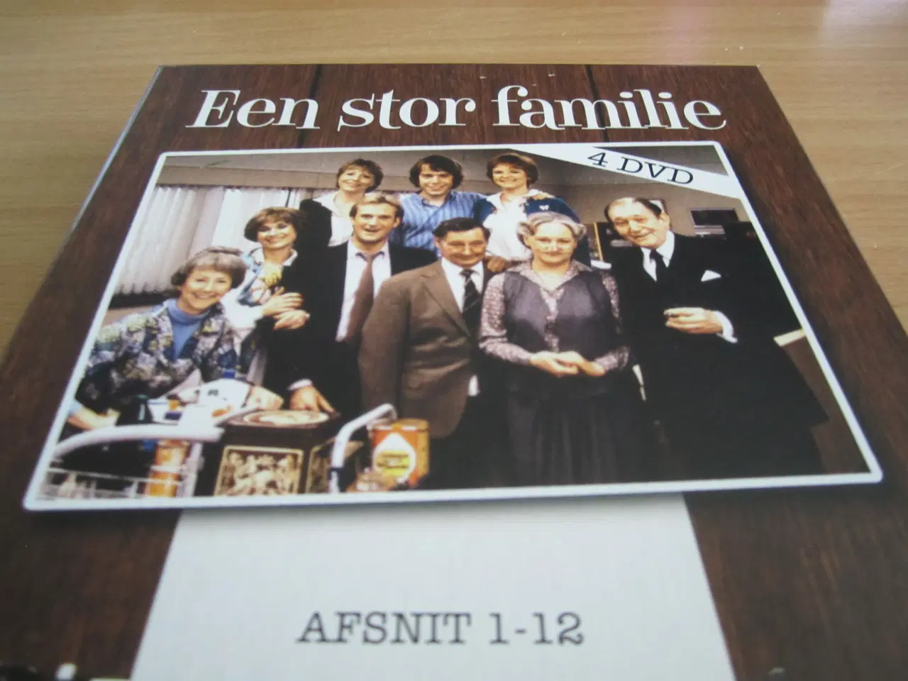 Billede 2 - EEN STOR FAMILIE. Hele Serien.