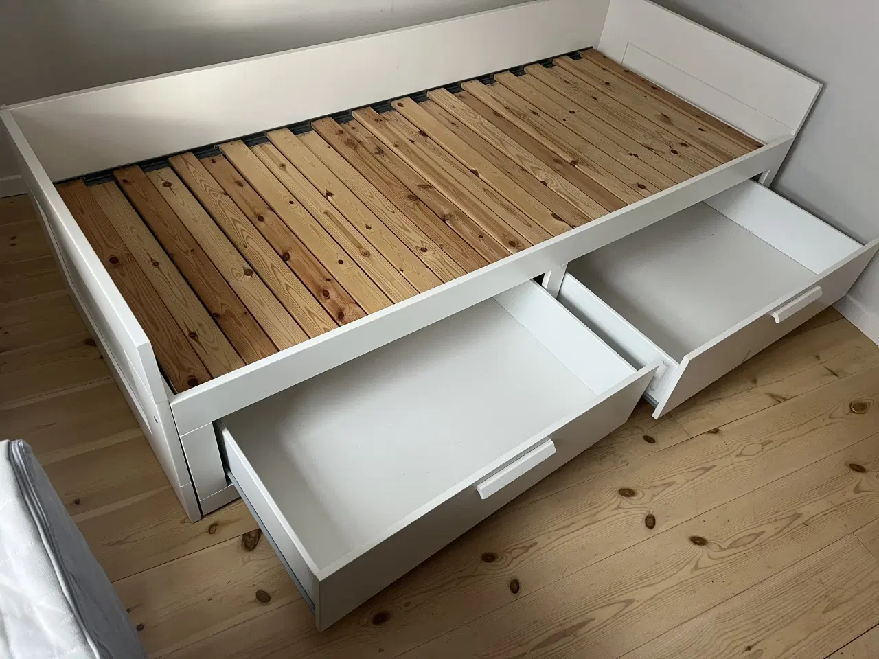 Billede 3 - Enkel og Dobbel seng 