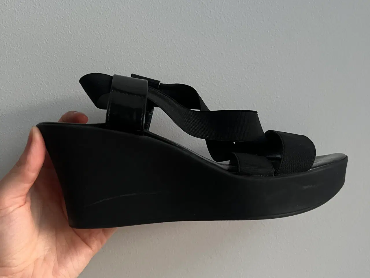 Billede 7 - Sorte plateausandaler str. 38