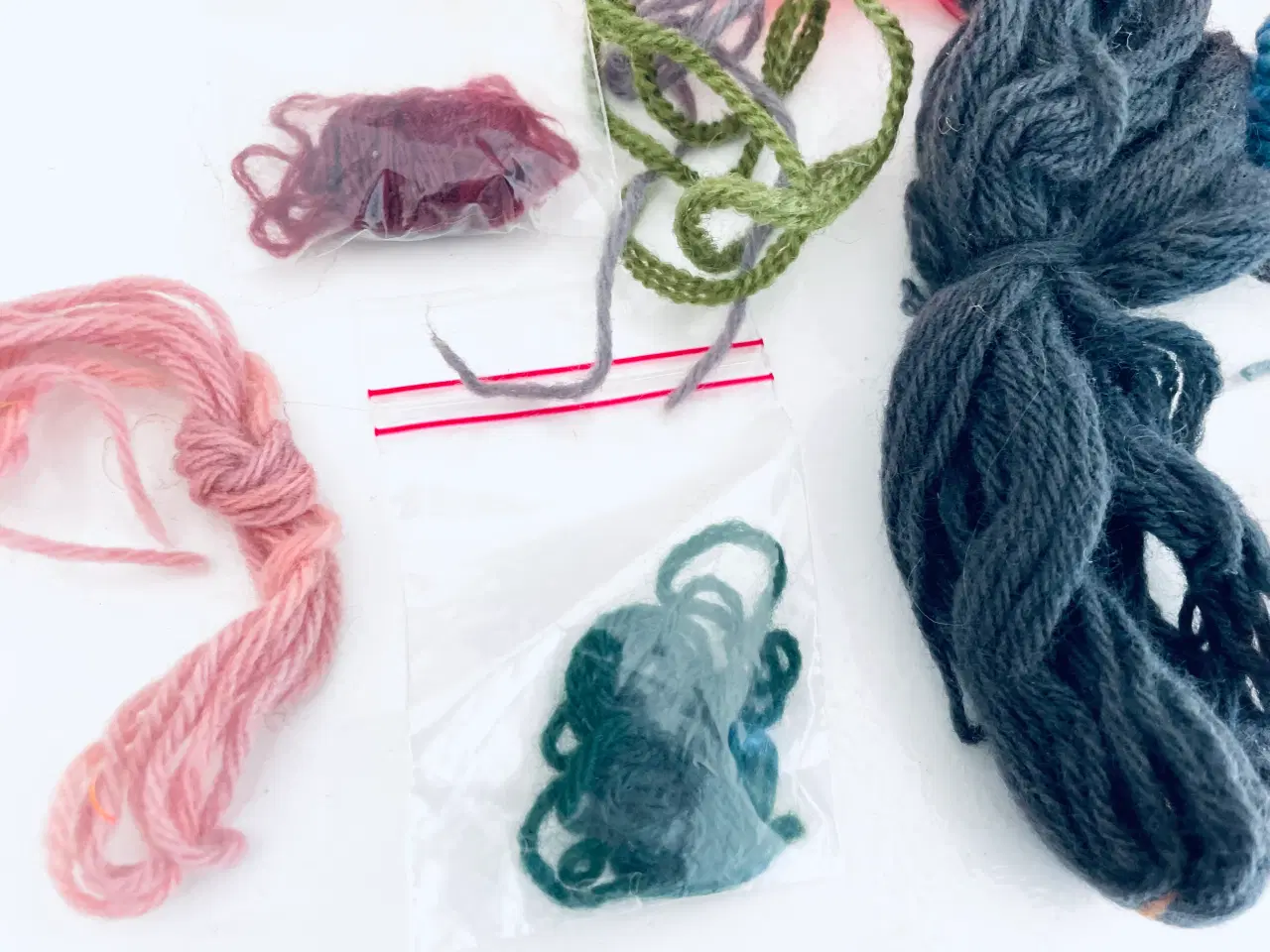 Billede 4 - Broderigarn blandet 