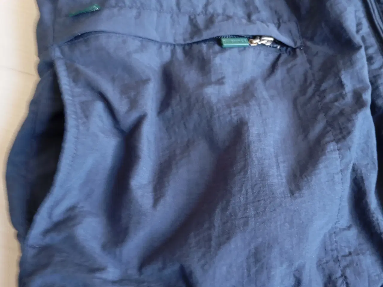 Billede 3 - Vest med mange lommer. BackTee 