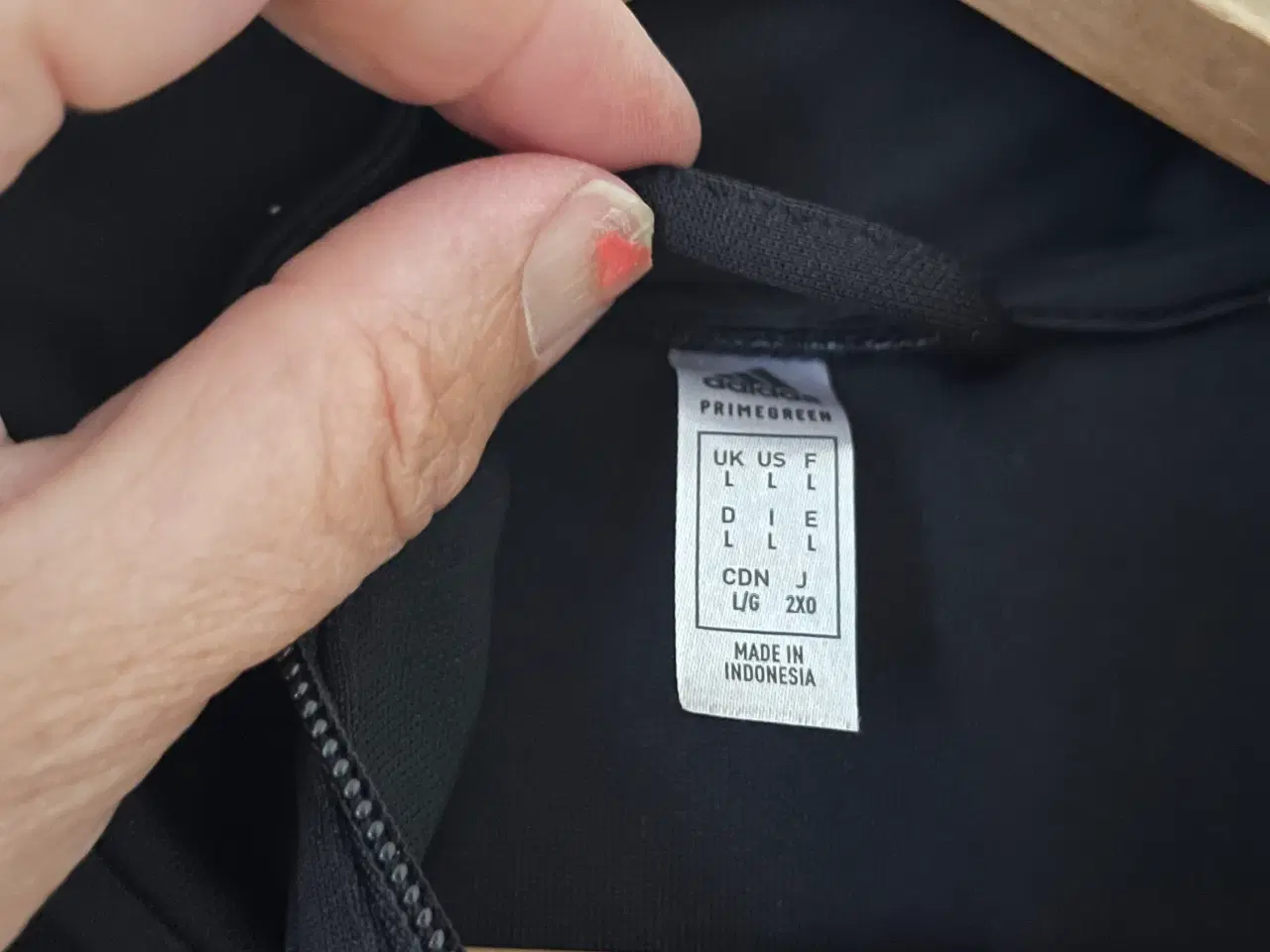 Billede 4 - Adidas træningsjakke str L.  