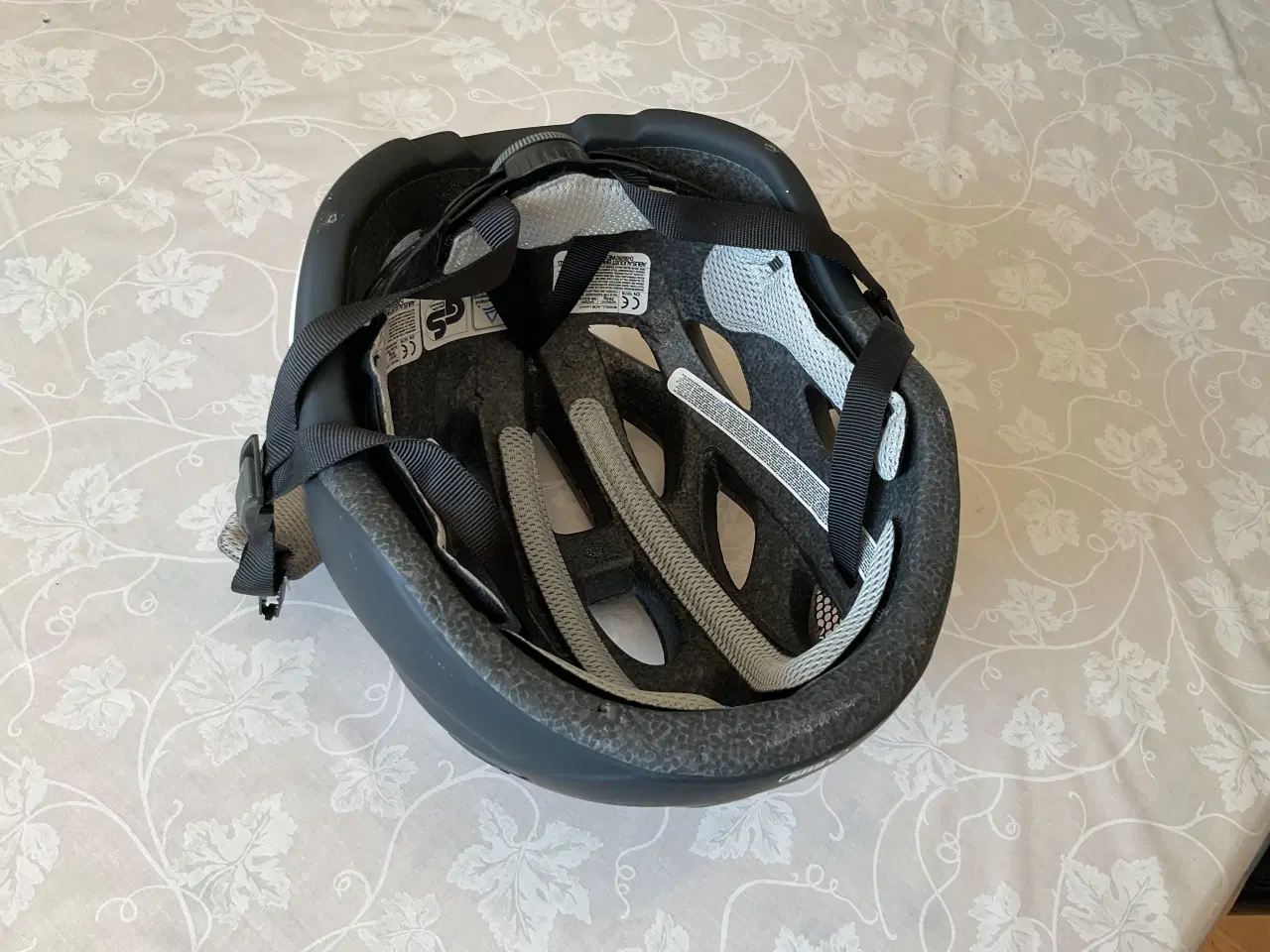 Billede 4 - Abus cykelhjelm sælges