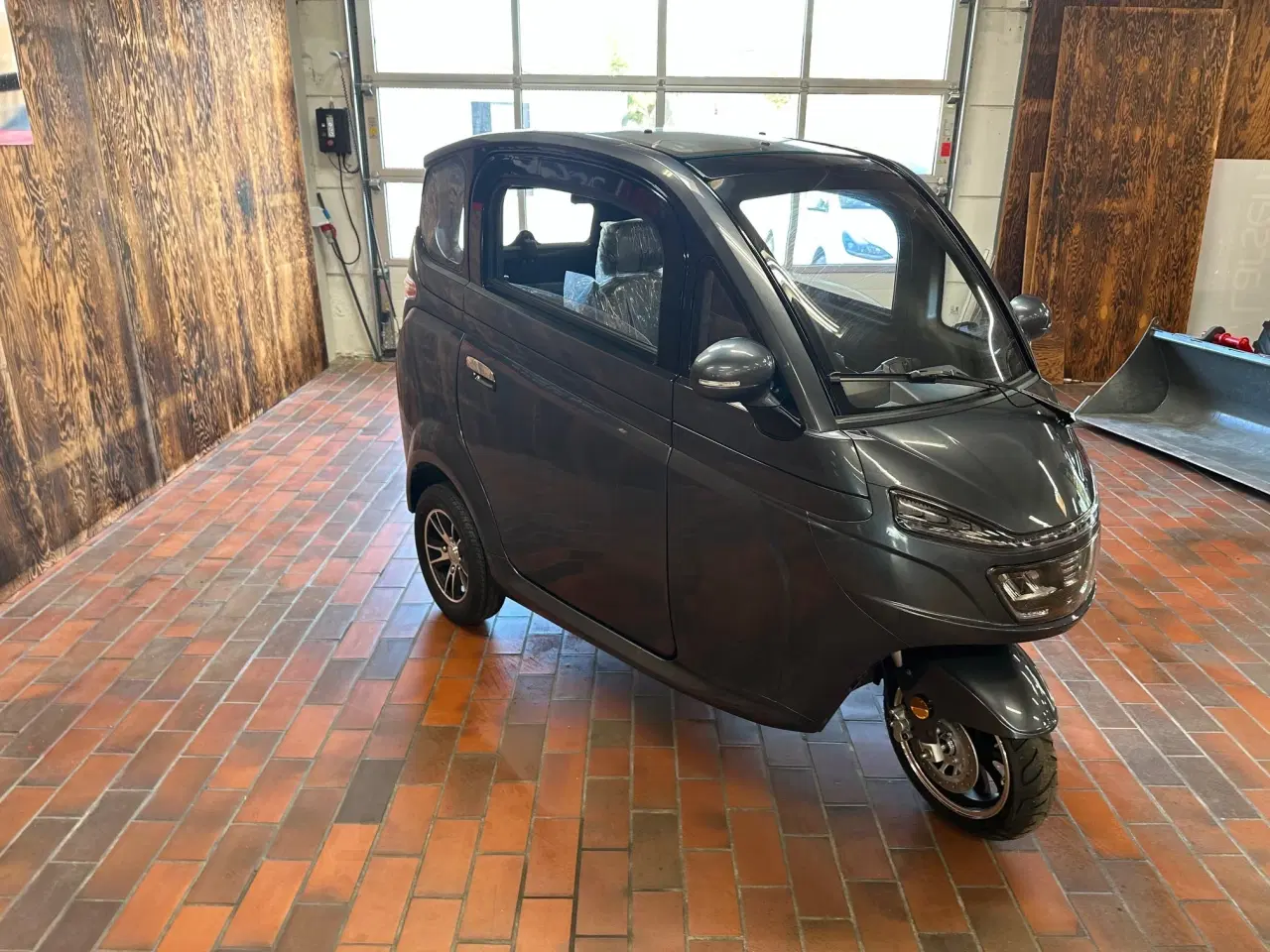 Billede 3 - BOMA X2 Kabinescooter Metalgrå