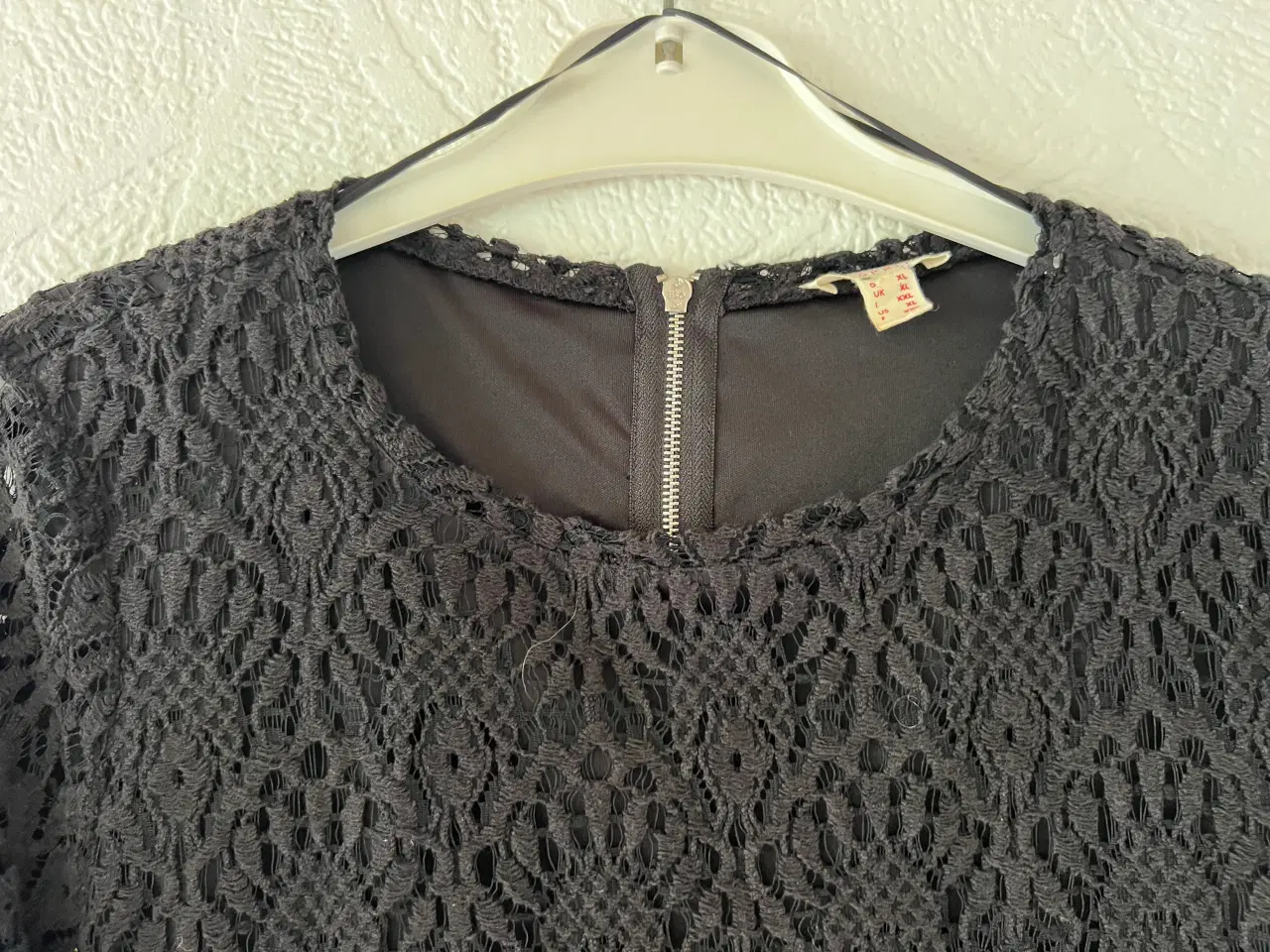 Billede 8 - Sort Blondebluse fra Esprit i str. XL