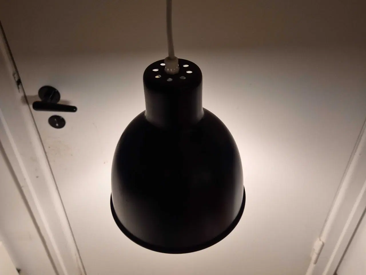 Billede 6 - Sød matsort retrolampe fra Luxo 
