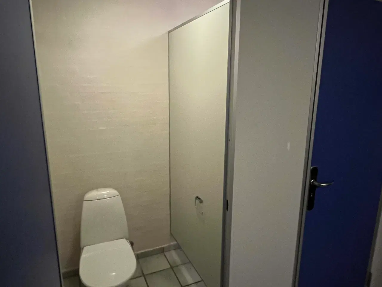 Billede 2 - Toiletbåse