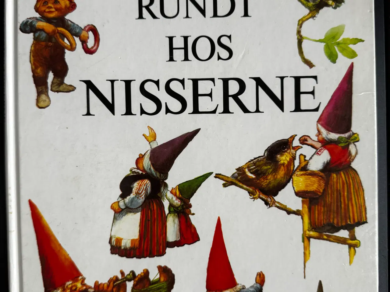 Billede 1 - ÅRET RUNDT HOS NISSERNE 