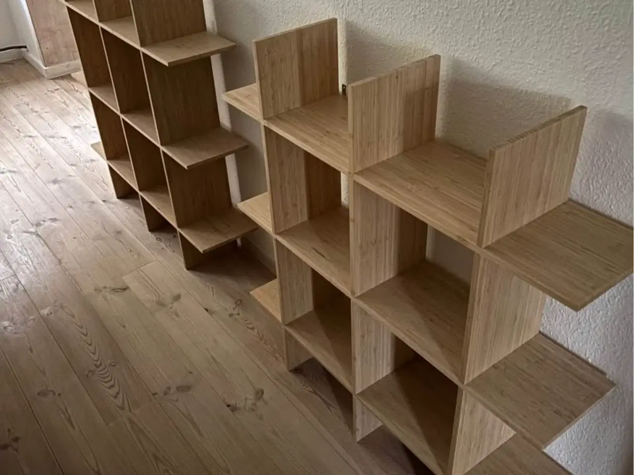 Billede 1 - Væg hængt reoler